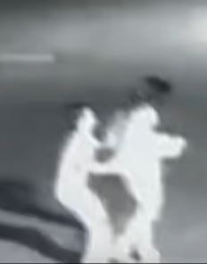 9岁男孩看了不该看的东西，当街欲侵犯20岁女子